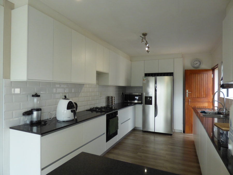 4 Bedroom Property for Sale in West Bank Eastern Cape